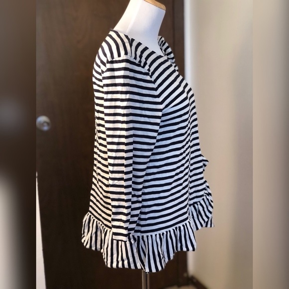 COPY - J. CREW ruffled blouse with a linear design - Picture 4 of 5